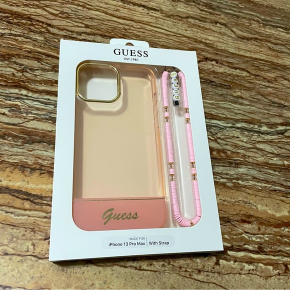 Guess - Picture 3 of 3